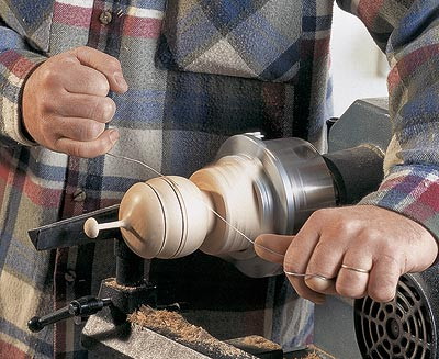 Вытачивание на токарном станке по дереву