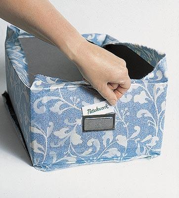 Как обклеить коробку тканью на примере двух вариантов исполнения