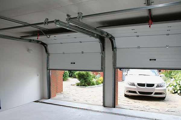 Современные гаражные ворота: ворота с наворотами