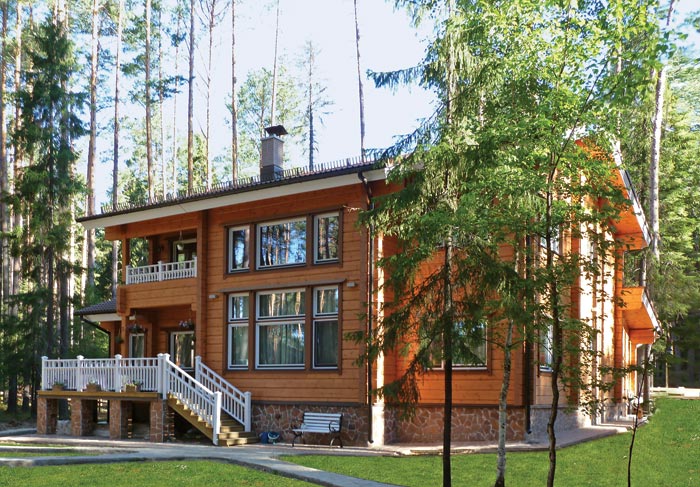 Среди высоких сосен