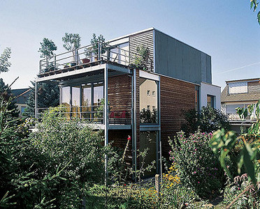 Мал золотник, да дорог