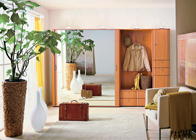 Рейсом от стены до стены