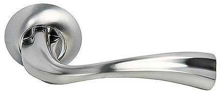 Рукопожатие Дали: коллекция дверных ручек