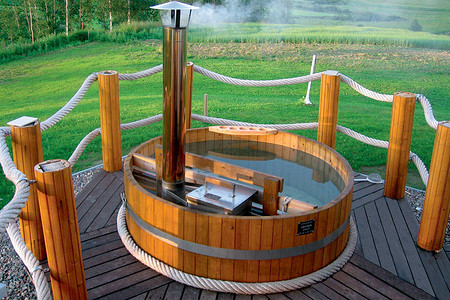 Ванна для бани: как выбрать качественную деревянную купель