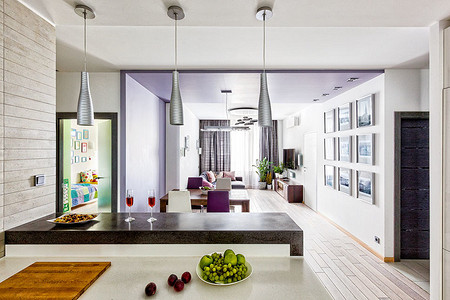 Белый интерьер с цветовыми акцентами