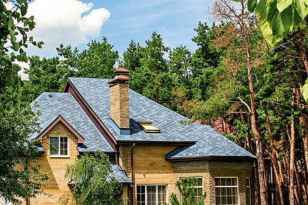 Подкровельная пленка: её характеристики, виды плёнки