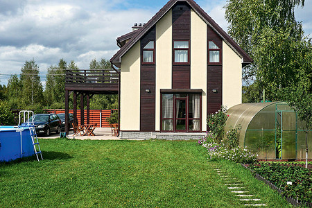 Дом из теплоизоляционных сэндвич-панелей: преимущества и недостатки