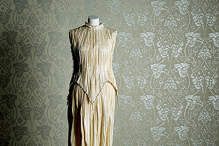 Расширяя границы классики: коллекция флизелиновых обоев