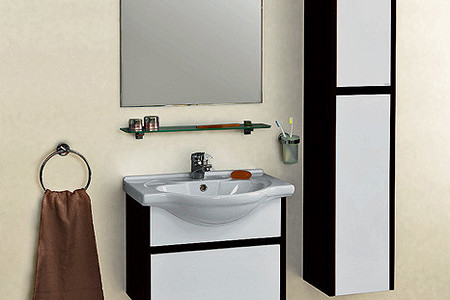 Черным по белому:  наборы мебели для ванной комнаты