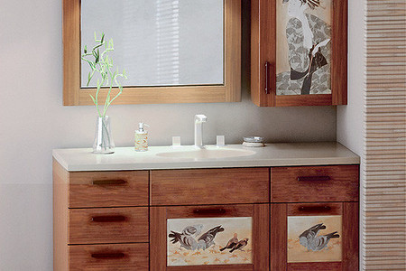 Японская живопись в ванной: новая мебель