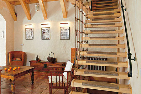 Парящие ступени лестницы