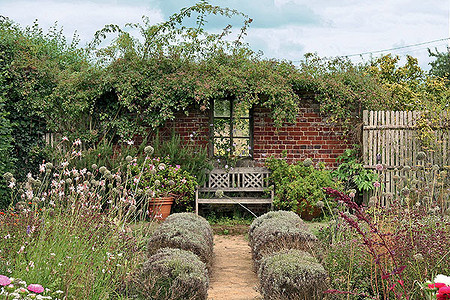 Садовые декорации