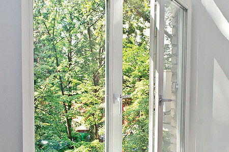 Отделка откосов: плюсы и минусы популярных материалов