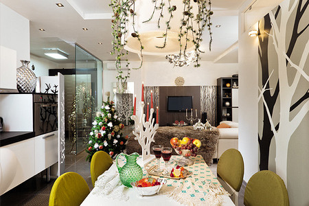 Под сенью ветвей