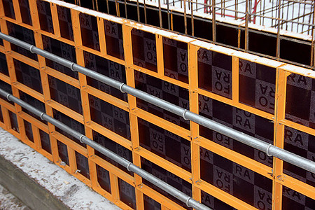 Построить коттедж стало проще: мелкощитовая система опалубки