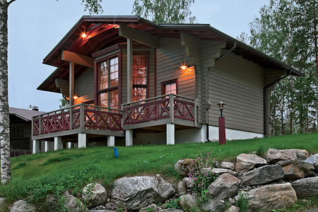 На зеленом холме