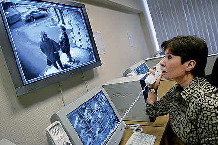 Кто стучится в дверь ко мне