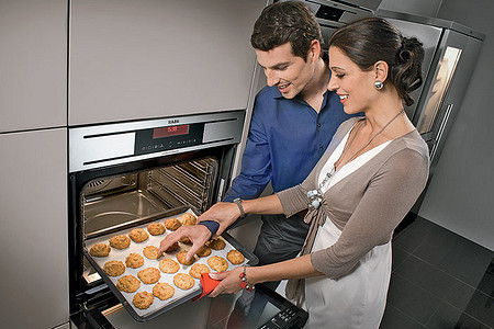 Подарок кулинарам: новые духовые шкафы