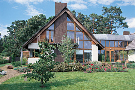 На берегу большой реки