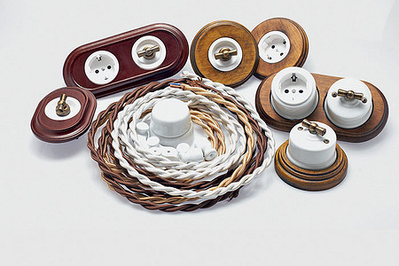 Электроустановочные изделия в стиле ретро