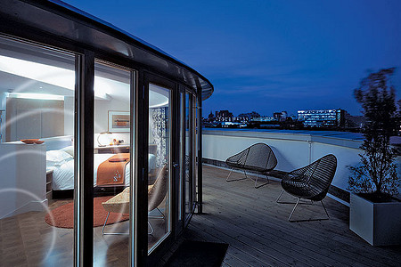 Как пройти на балкон?