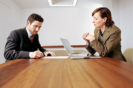 Трудимся по договору