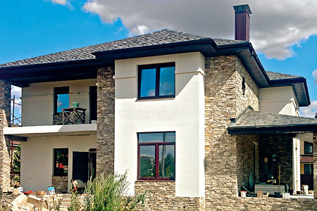 Облицовка фасада декоративным камнем: плюсы и минусы разных способов