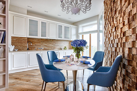 Дерево в интерьере кухни: необычное дизайн-решение