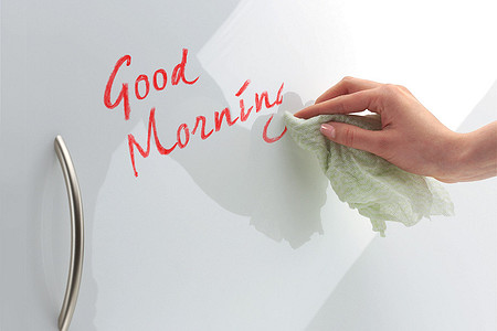 Выбираем кухню с практичными фасадами