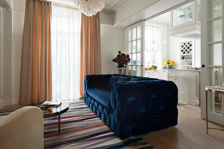 Интерьер небольшой квартиры с видом на набережную