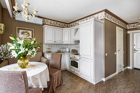 Интерьер маленькой квартиры в бежево-коричневых тонах