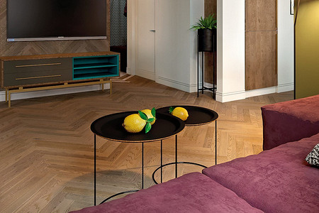 Штучный паркет на полу и стене: как реализовать смелый приём