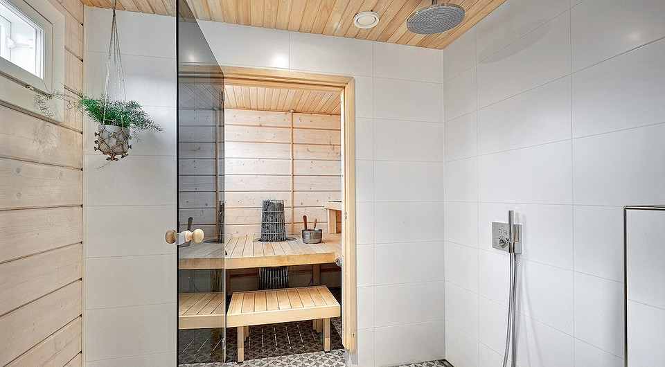 В надпотолочном пространстве проложили часть инженерных коммуникаций