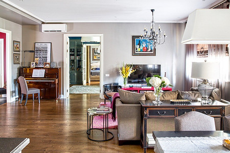 Яркая московская трёшка, обустроенная по принципу русской усадьбы