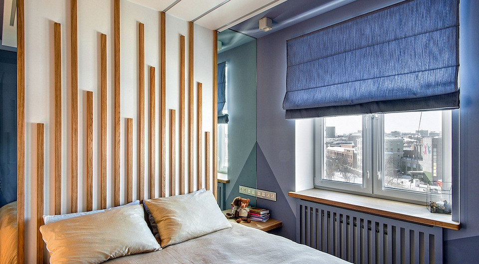 Точно свето­выми лучами, интерьер спальни пронизан светодиодными линиями на потолке, деревянными — в изголовье кровати. Мотив нашел своё отражение и в дизайне решётки радиатора. А подобра...
