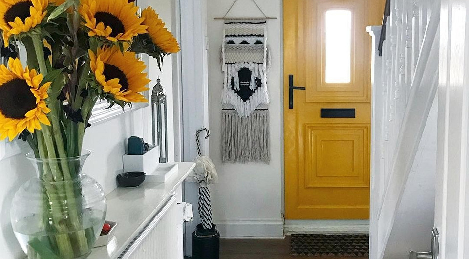 Как зрительно увеличить крошечную прихожую: 8 дельных советов