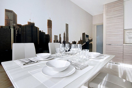 Интерьер кухни с урбанистическими фотообоями