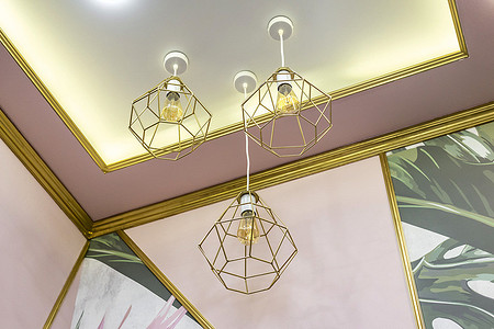 Лепной декор из полиуретана: особенности выбора, использования и монтажа