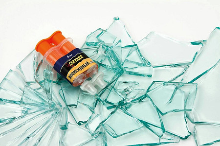 Эпоксидный клей: свойства, разновидности, особенности использования