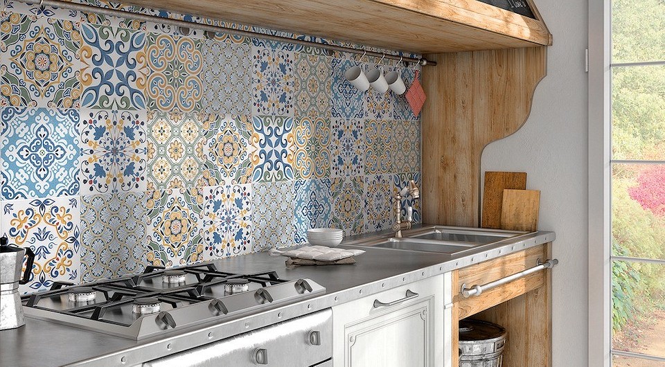 По нормативу г. Москвы по эксплуатации жилищного фонда ЖНМ-2004/03 «Газопроводы и газовое оборудование жилых зданий», расстояние от плиты до изолированных негорючими материалами стен долж...