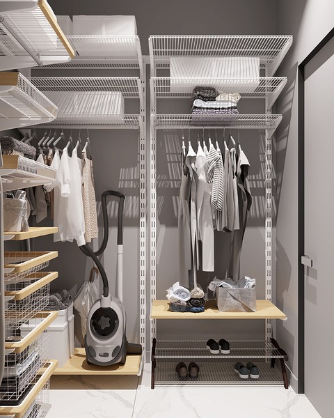 Основная система хранения — это безусловно, гардеробная комната, запроектированная между меньшим санузлом и молодёжной.