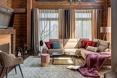 Простая отделка и роскошные детали: интерьер загородного дома из бруса