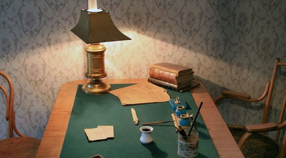 Как жили известные писатели: 7 интерьеров творческих людей