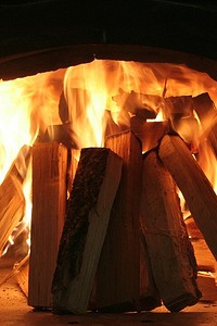 Как топить печь в доме и бане дровами: инструкция для новичков