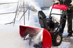 Как выбрать снегоуборочную машину для частного дома: советы ZOOM