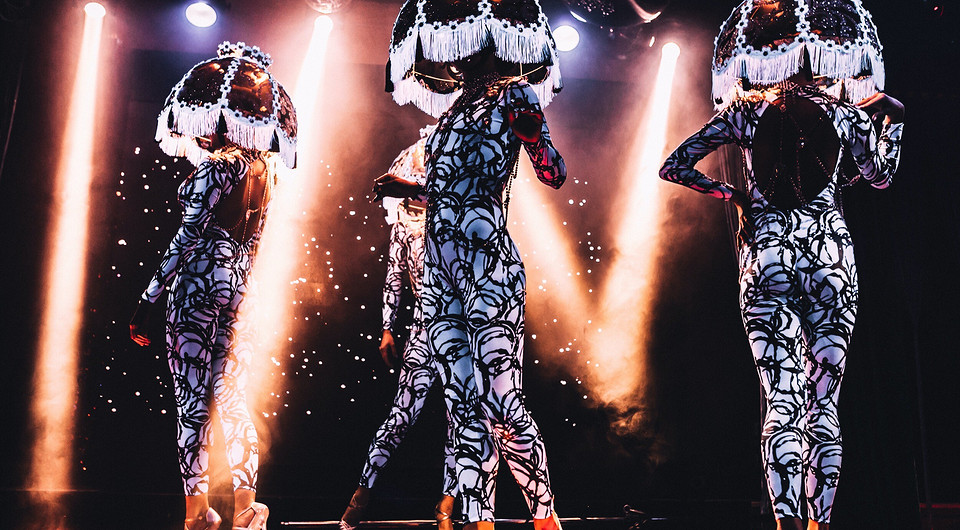 Танцевальная группа Le Rouge