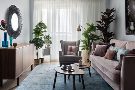 Романтичный интерьер евродвушки с мебелью ИКЕА и индивидуальными деталями