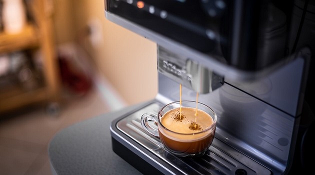 Выбираем, какая кофеварка лучше для дома: 7 важных параметров и рейтинг моделей