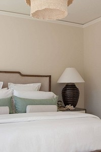 Дизайн спальни в светлых тонах (82 фото)