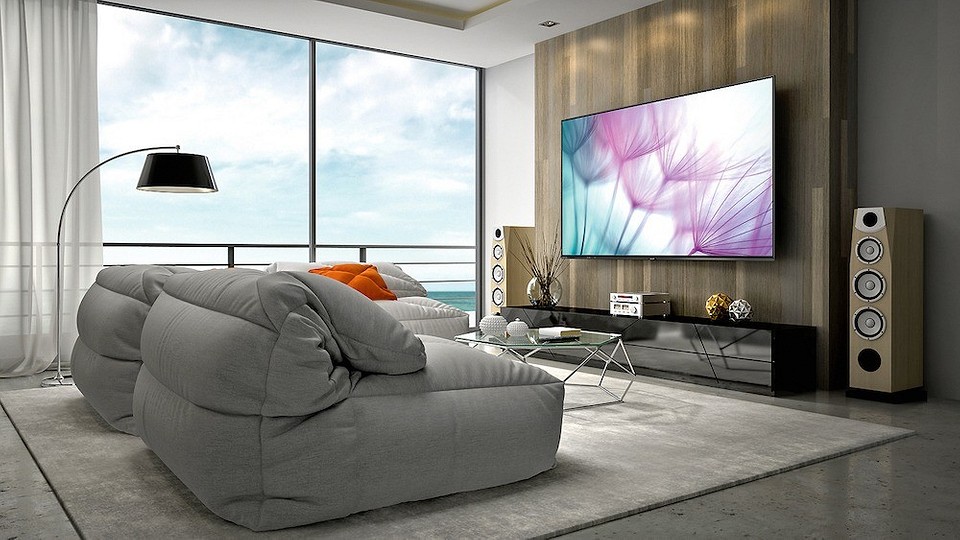 Яркость экрана 8К-телевизора Sharp достаточная, чтобы его можно было с комфортом смотреть днём